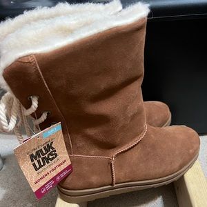 Muk Luk Ziggy winter boot. Size 9